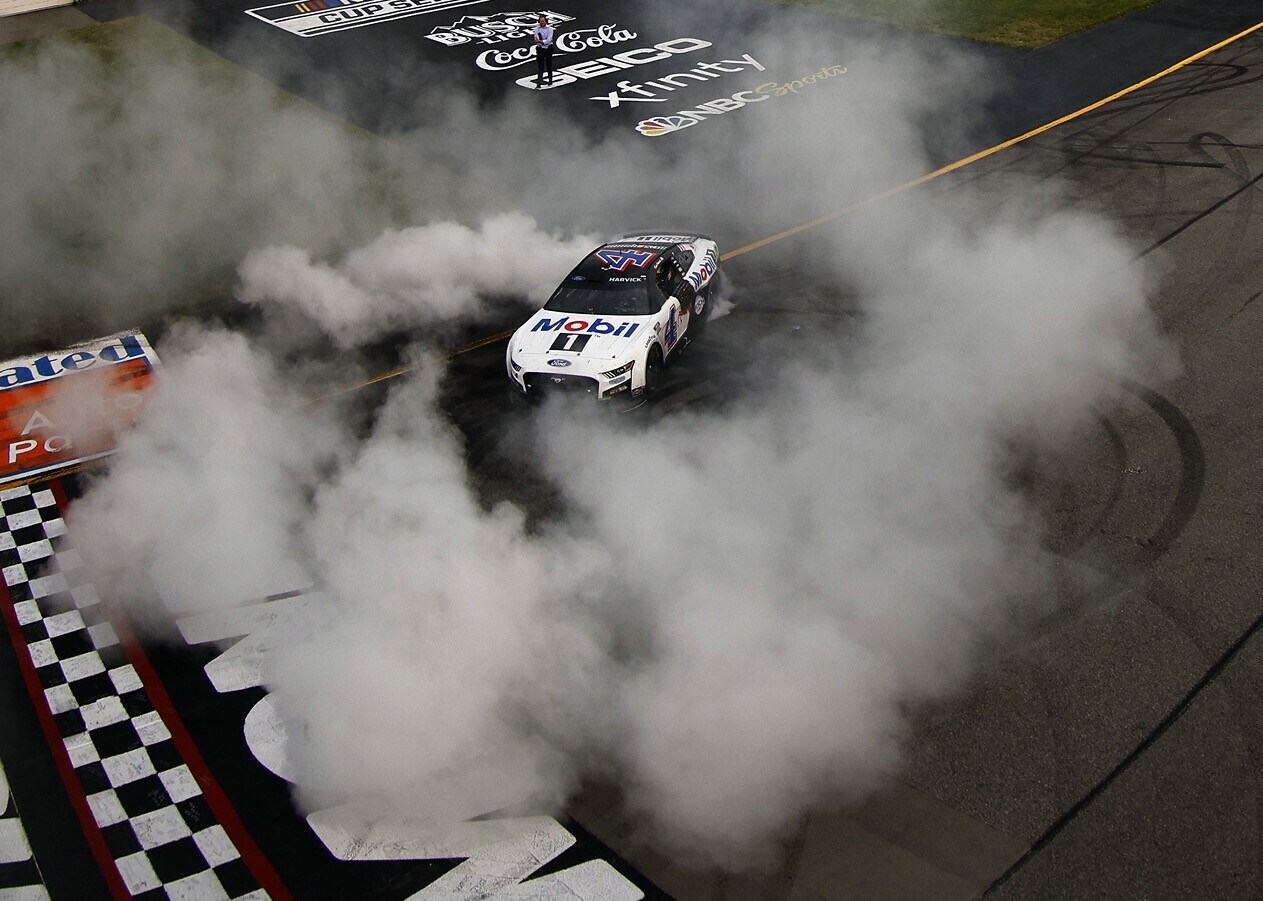 Nascar: Harvick di nuovo a segno a Richmond