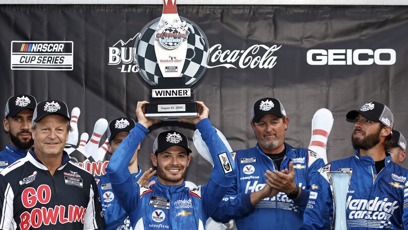 Nascar: Larson al top, Raikkonen KO a Watkins Glen