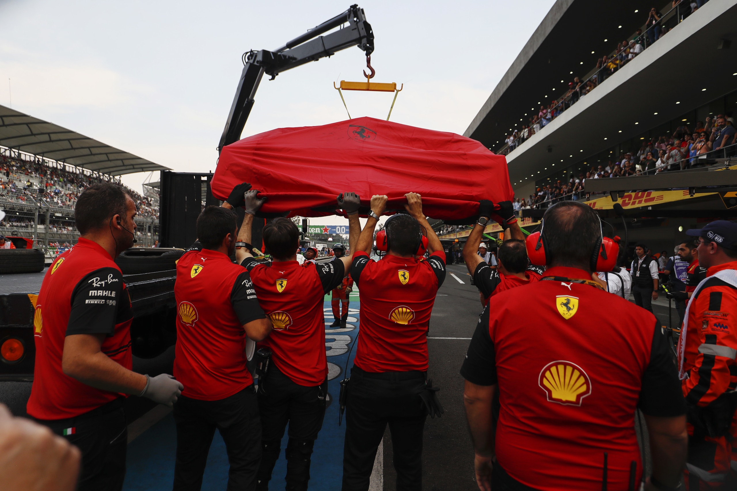 GP Messico: Leclerc contro le barriere nelle libere 2