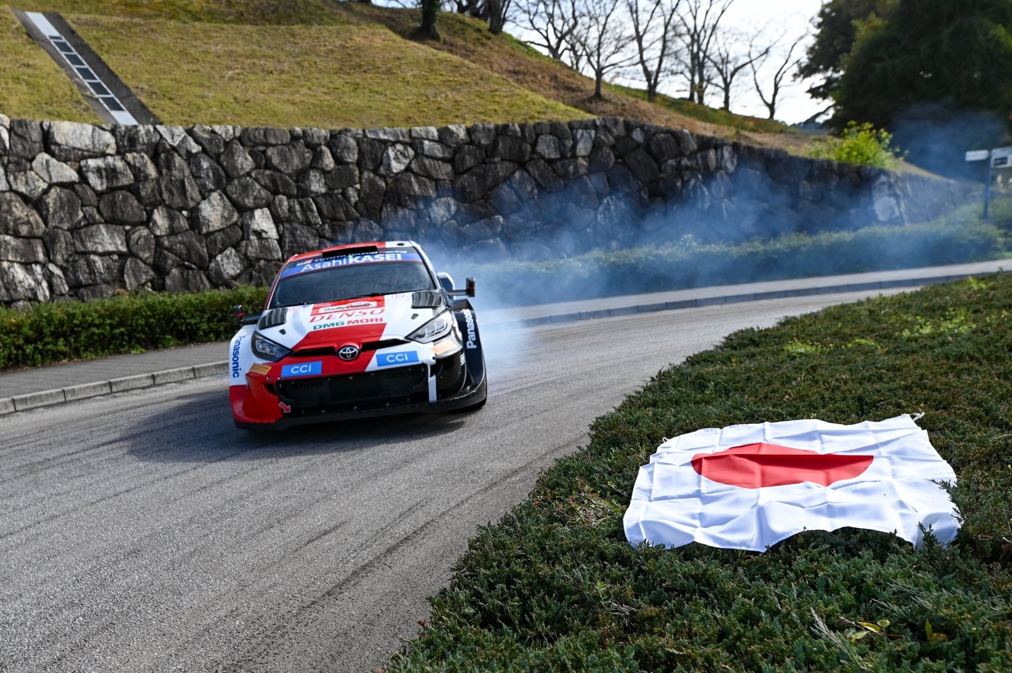 WRC, Evans primo leader in Giappone