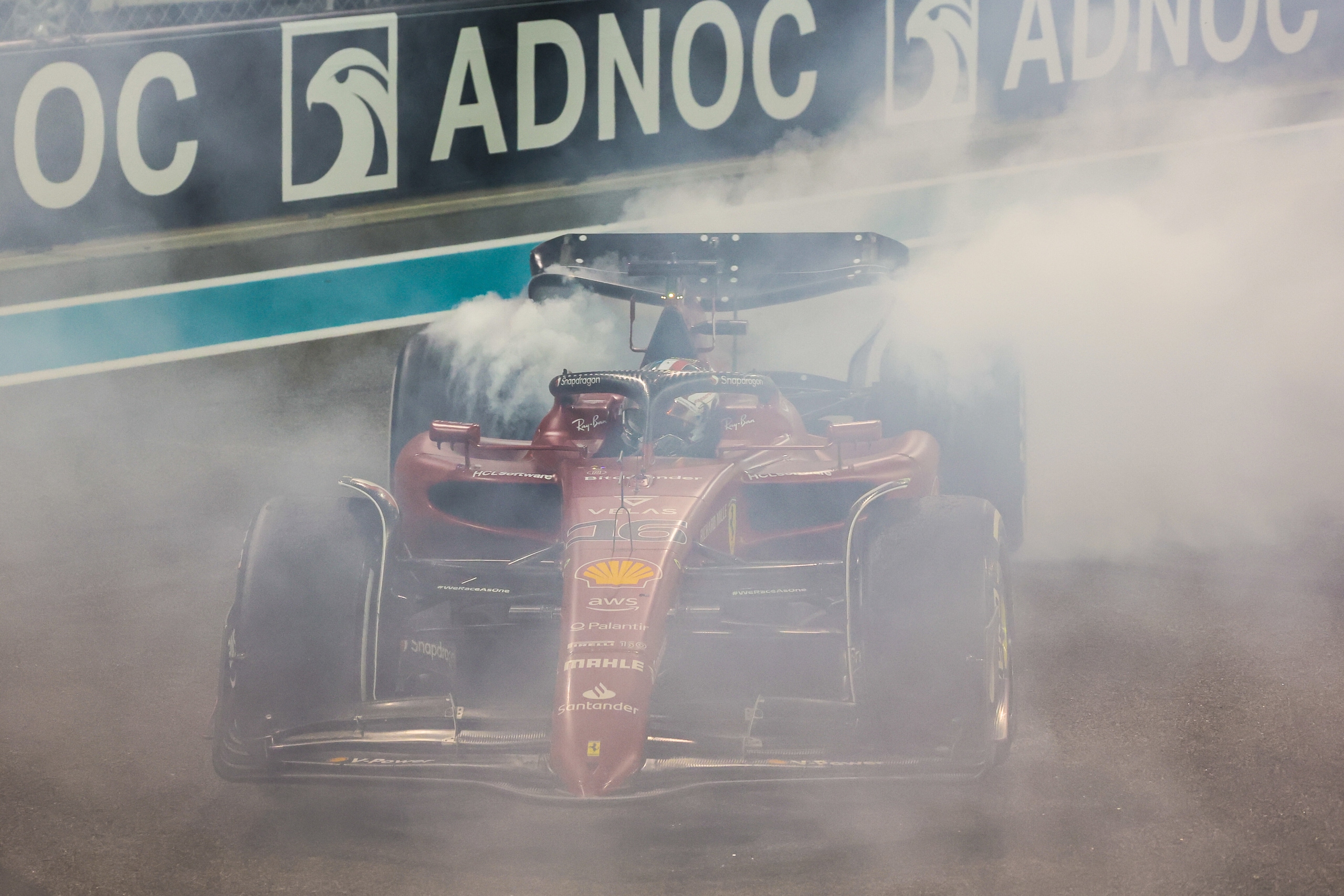 Vettel show ad Abu Dhabi con Verstappen, Leclerc e Perez