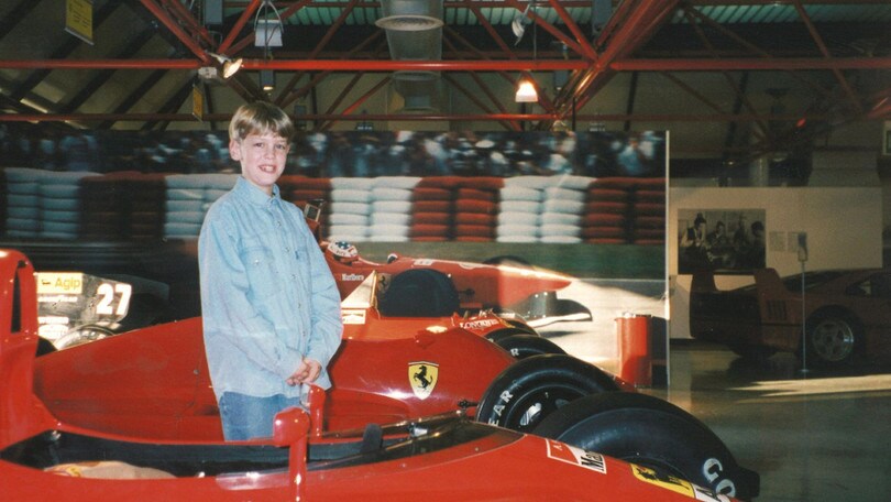 Vettel e la Ferrari, un amore di lunga data testimoniato da una foto