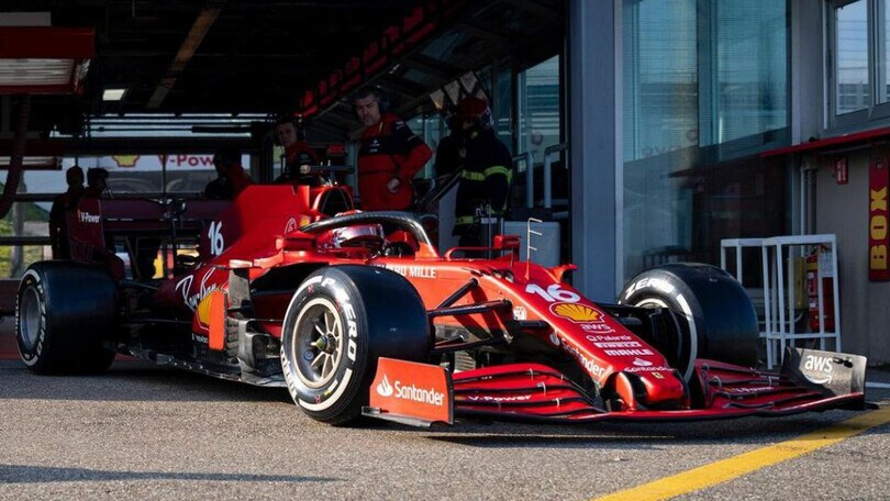Leclerc in pista con la Ferrari a Fiorano: c'è anche Vasseur