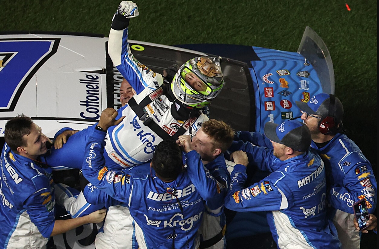 Nascar: Stehouse la spunta con le “gialle” a Daytona