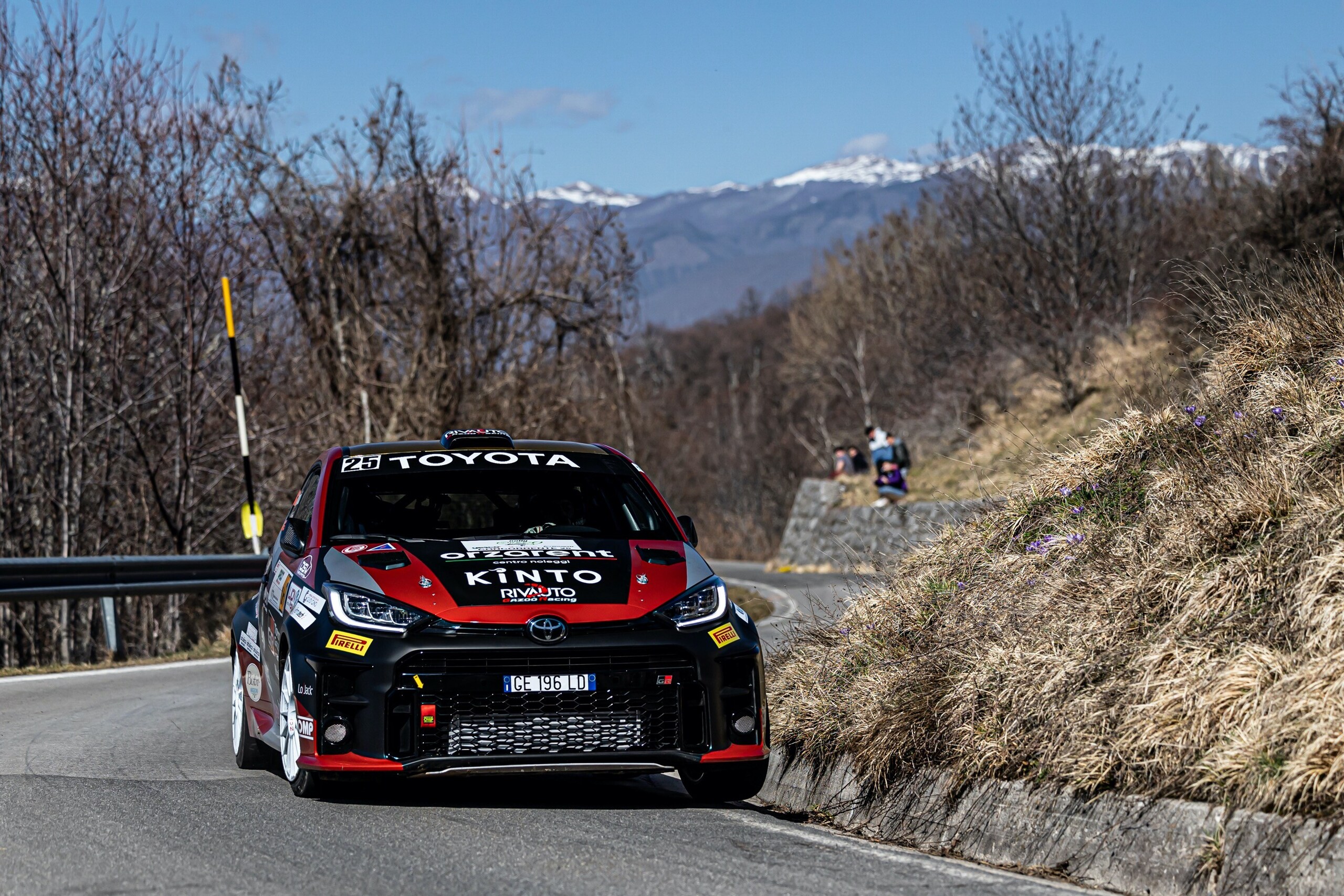 Toyota GR Yaris Cup, Paperini subito al top