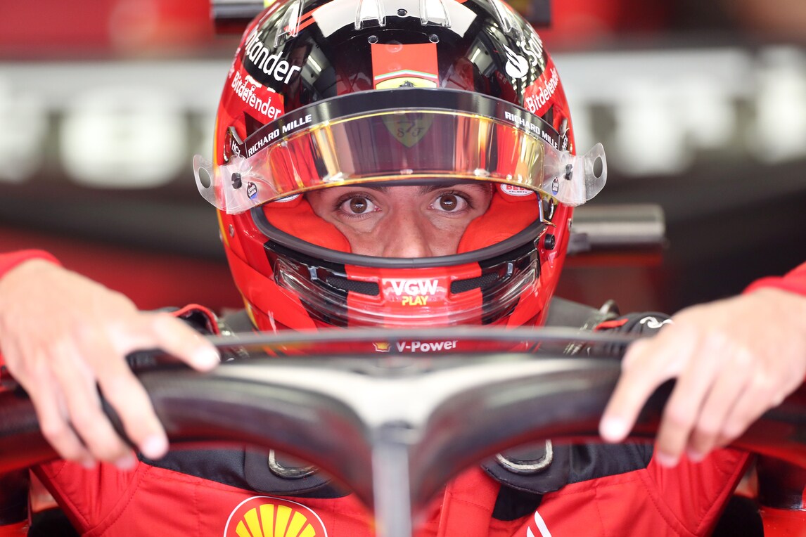Sainz rassicura i tifosi: "Non siamo dove vorremmo, ma siamo la Ferrari!"