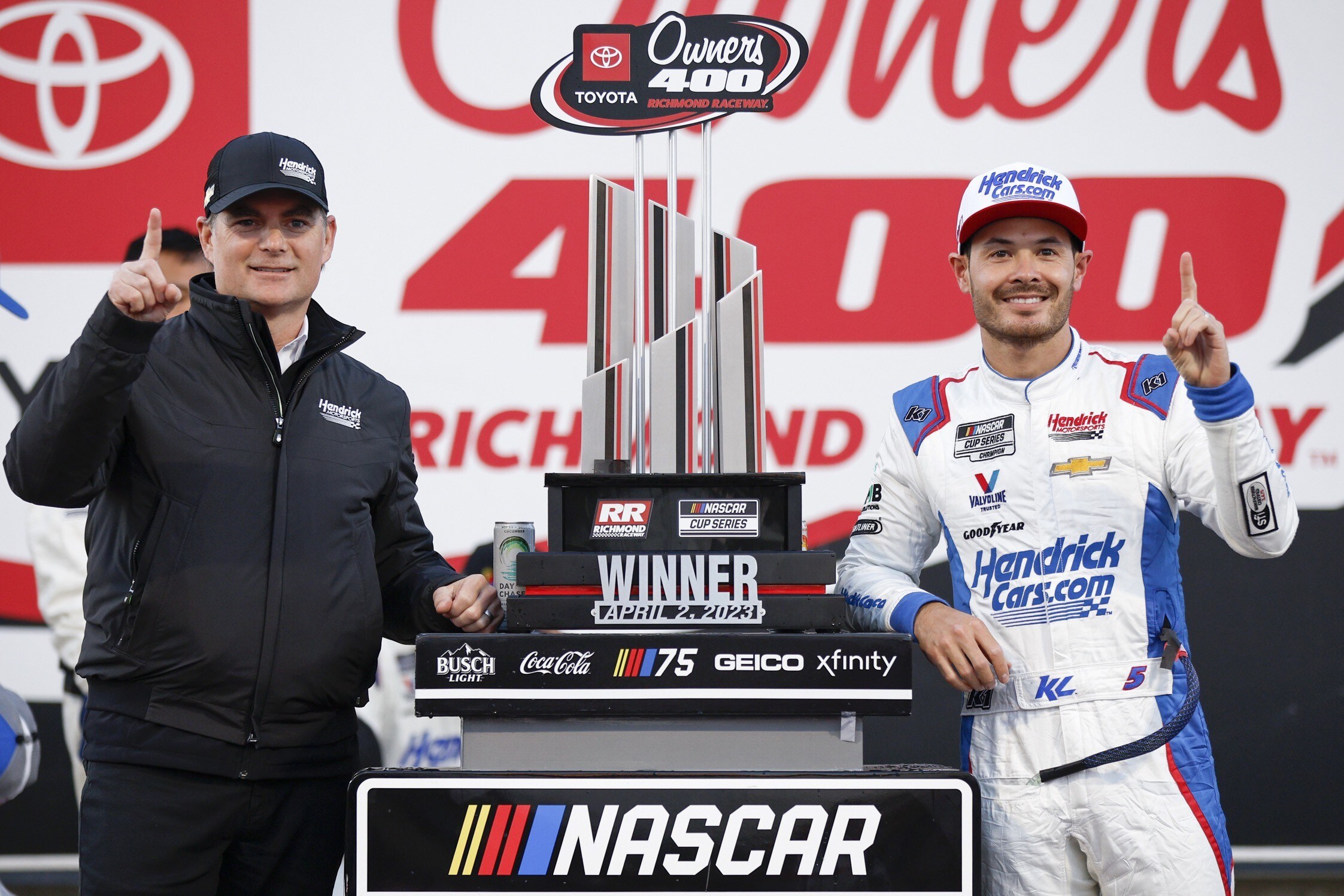 Nascar: Larson torna a vincere a Richmond, magnifico Berry