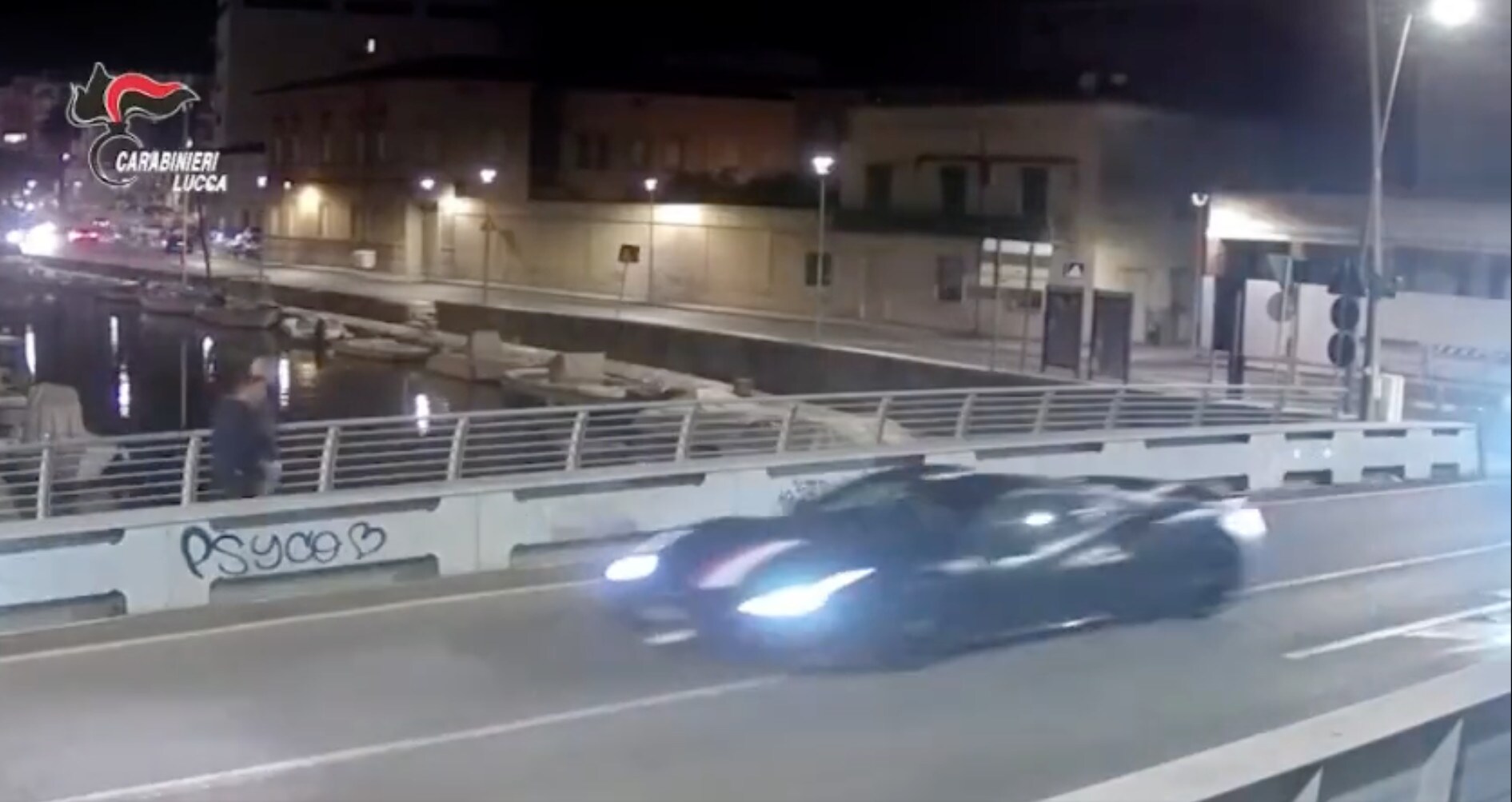Leclerc, il video della rapina dell'orologio