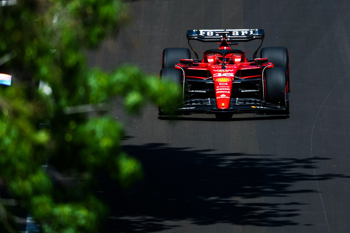 Leclerc, doppia pole a Baku: "La Ferrari deve stare in vetta"