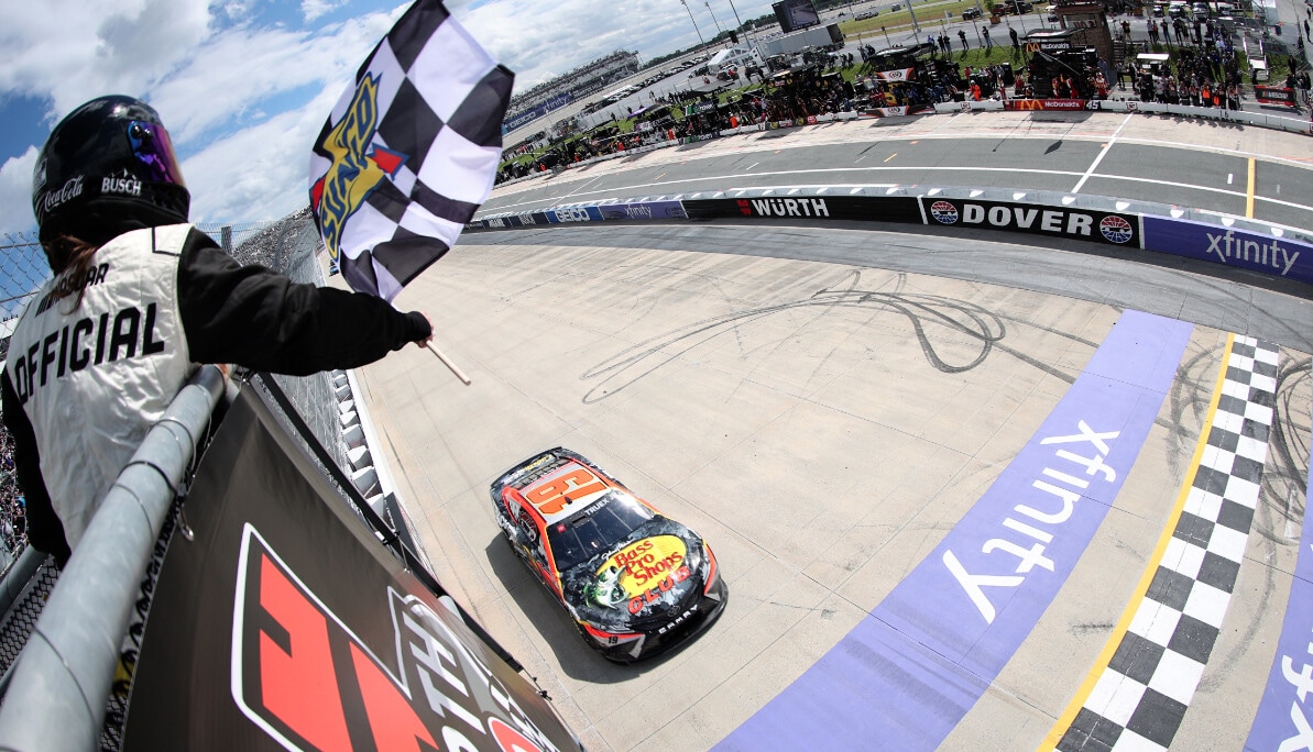 Nascar, Dover: Truex torna a brillare