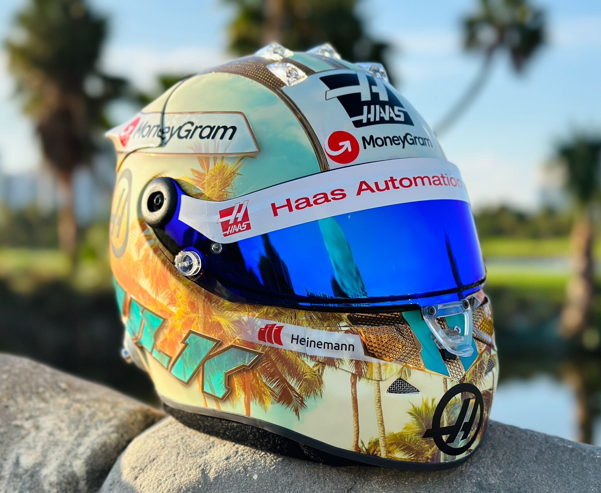 GP Miami, i caschi speciali dei piloti F1 per la gara in Florida
