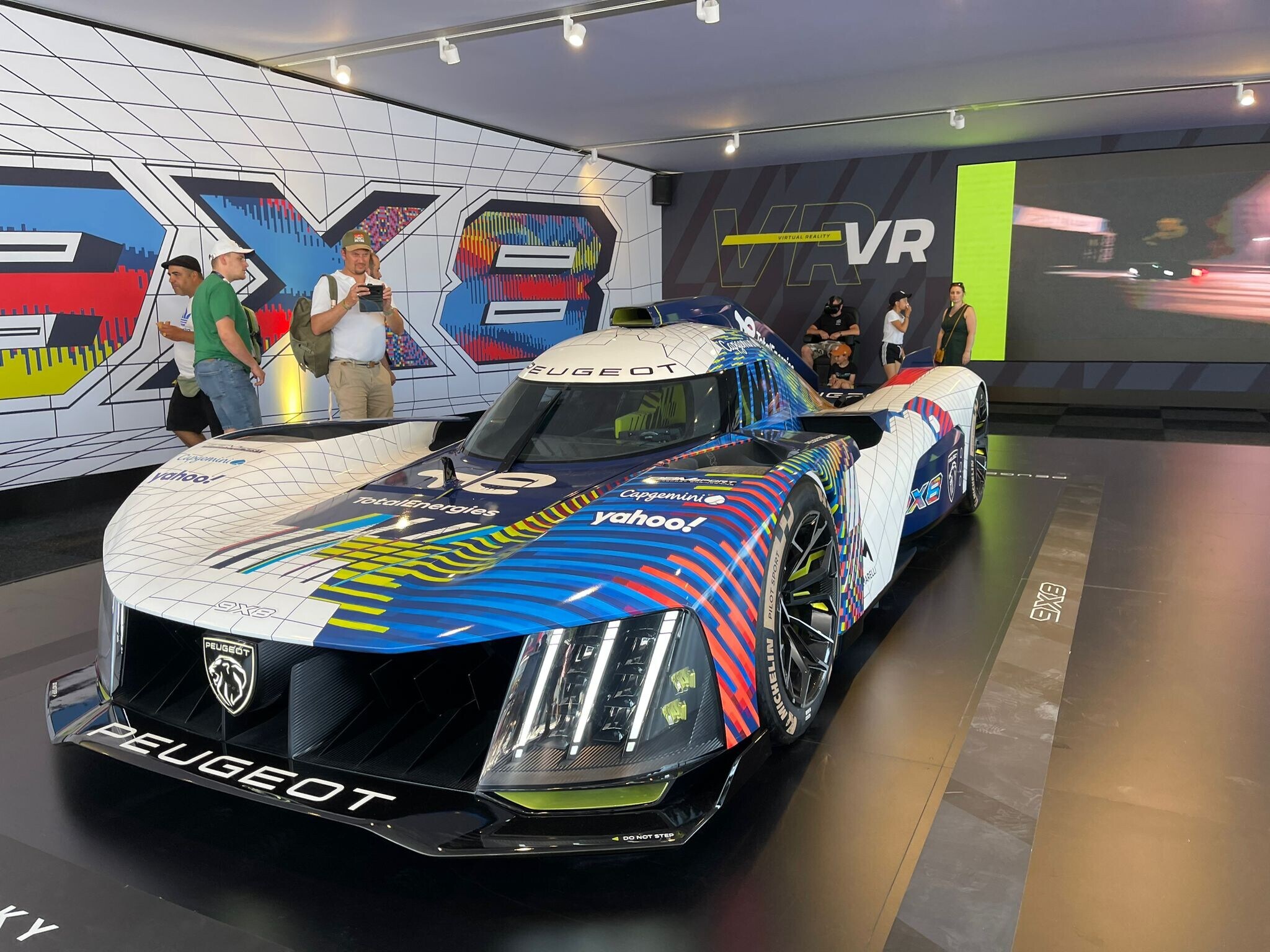 I francesi tifano per la Peugeot 9X8, nata per Le Mans