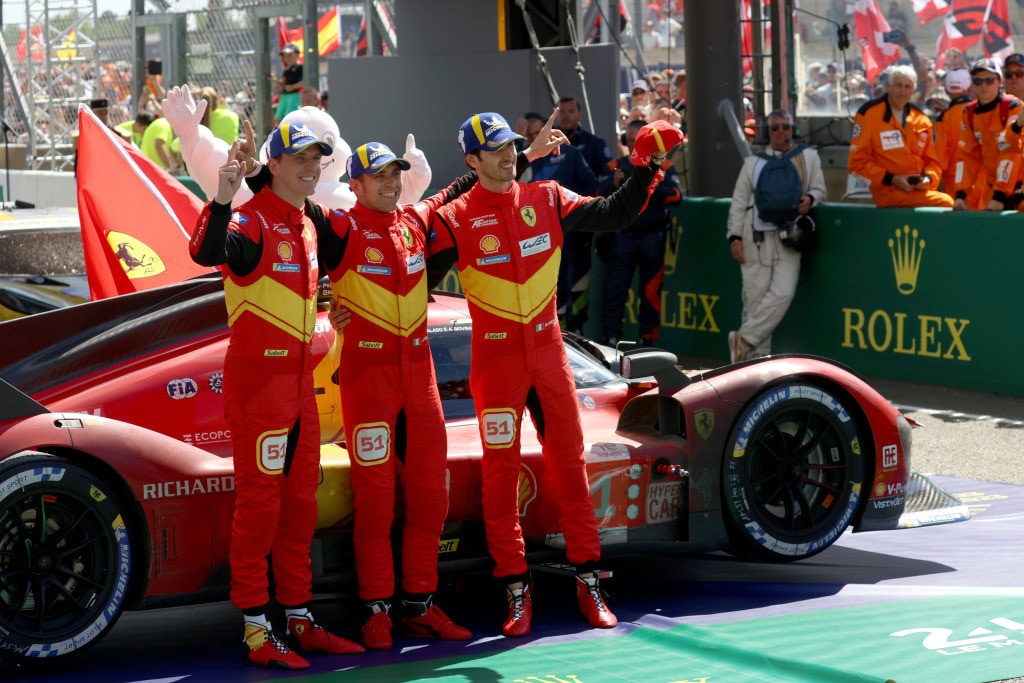 Ferrari, parata a Maranello per festeggiare la Le Mans