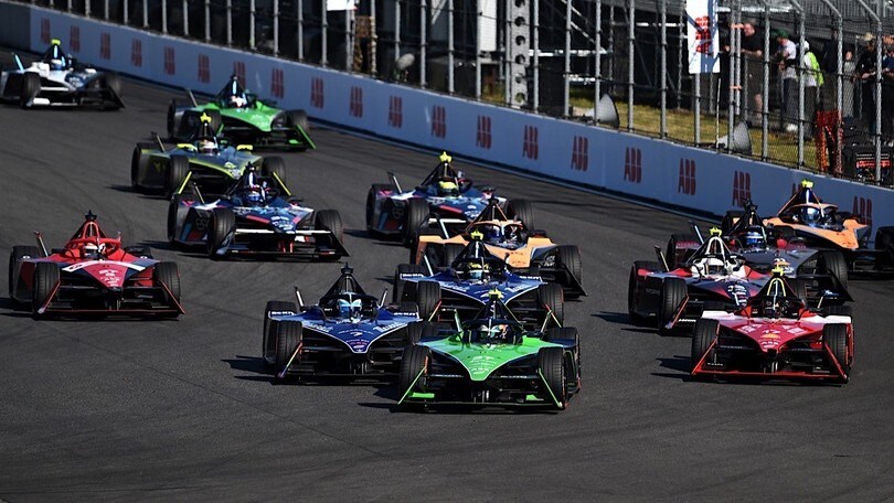 ePrix Portland, Cassidy vince una gara caotica