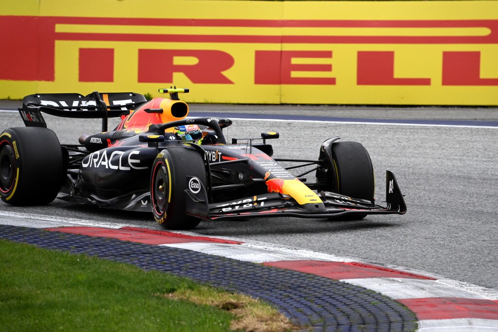Perez: "Un buon podio, con Sainz battaglia dura ma corretta"