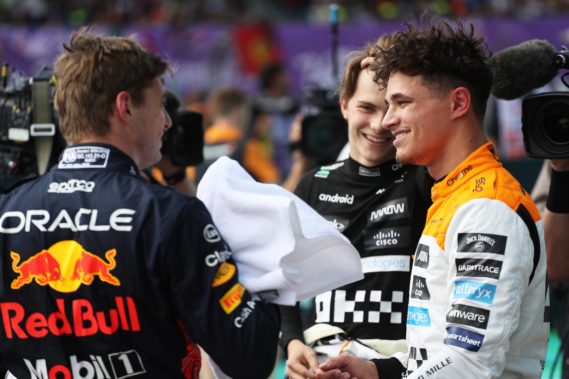 F1 Gran Bretagna, qualifiche: Verstappen pole davanti alle McLaren, poi Leclerc e Sainz