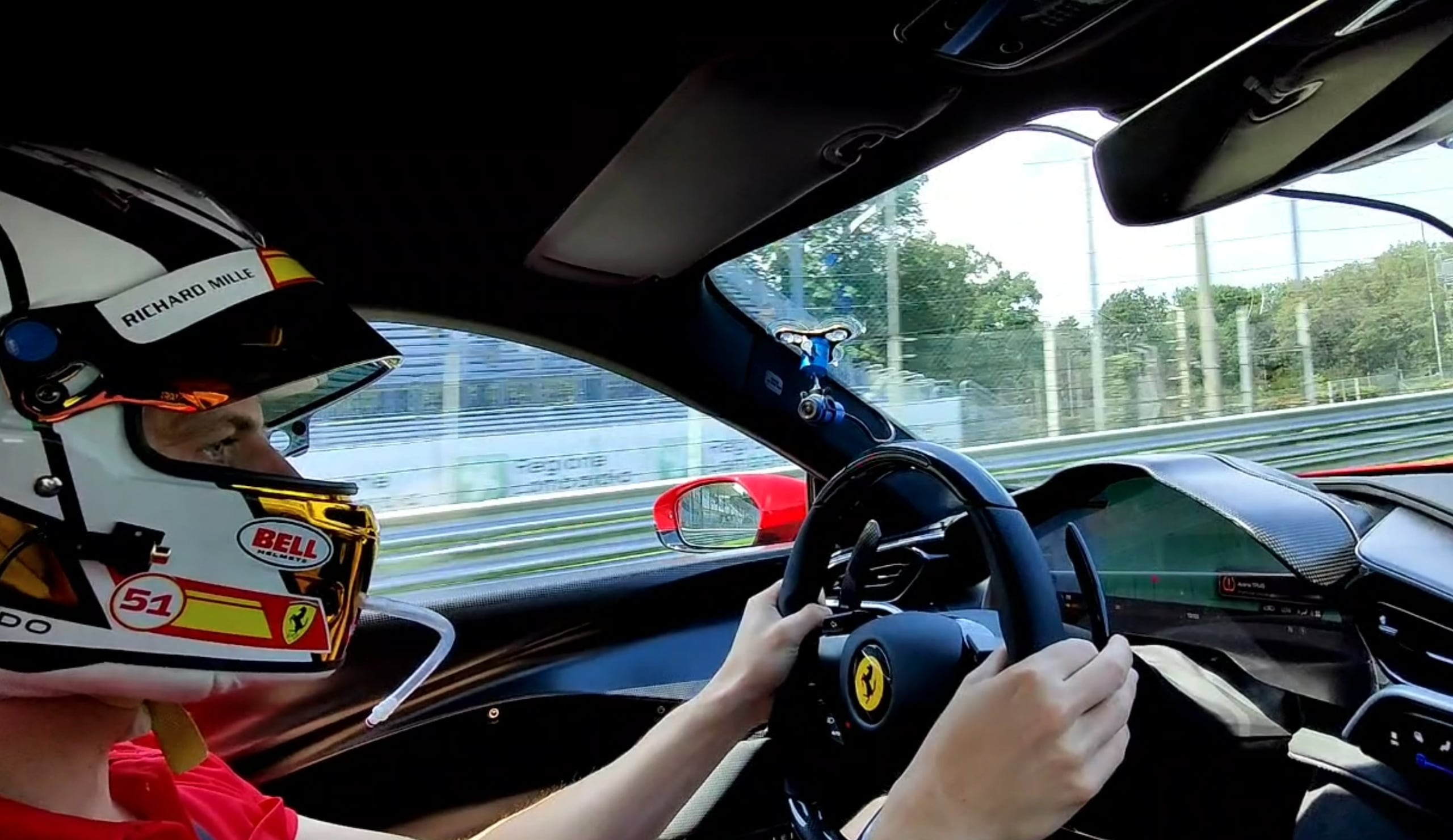 Ferrari, l'hot lap a Monza con James Calado e la 296 GTB