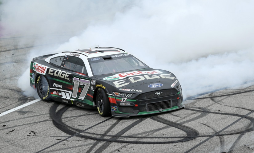 Nascar: seconda vittoria consecutiva di Buescher in Michigan
