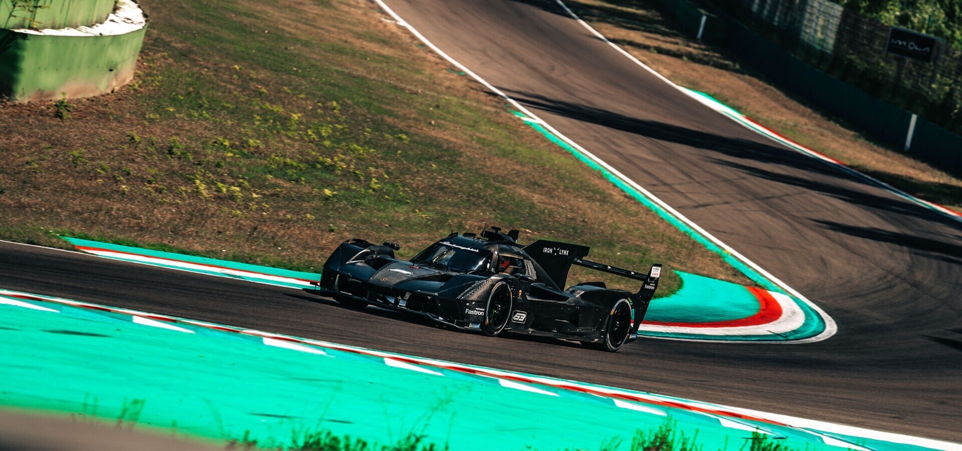 Lamborghini SC63, l'Hypercar del Toro in azione a Imola