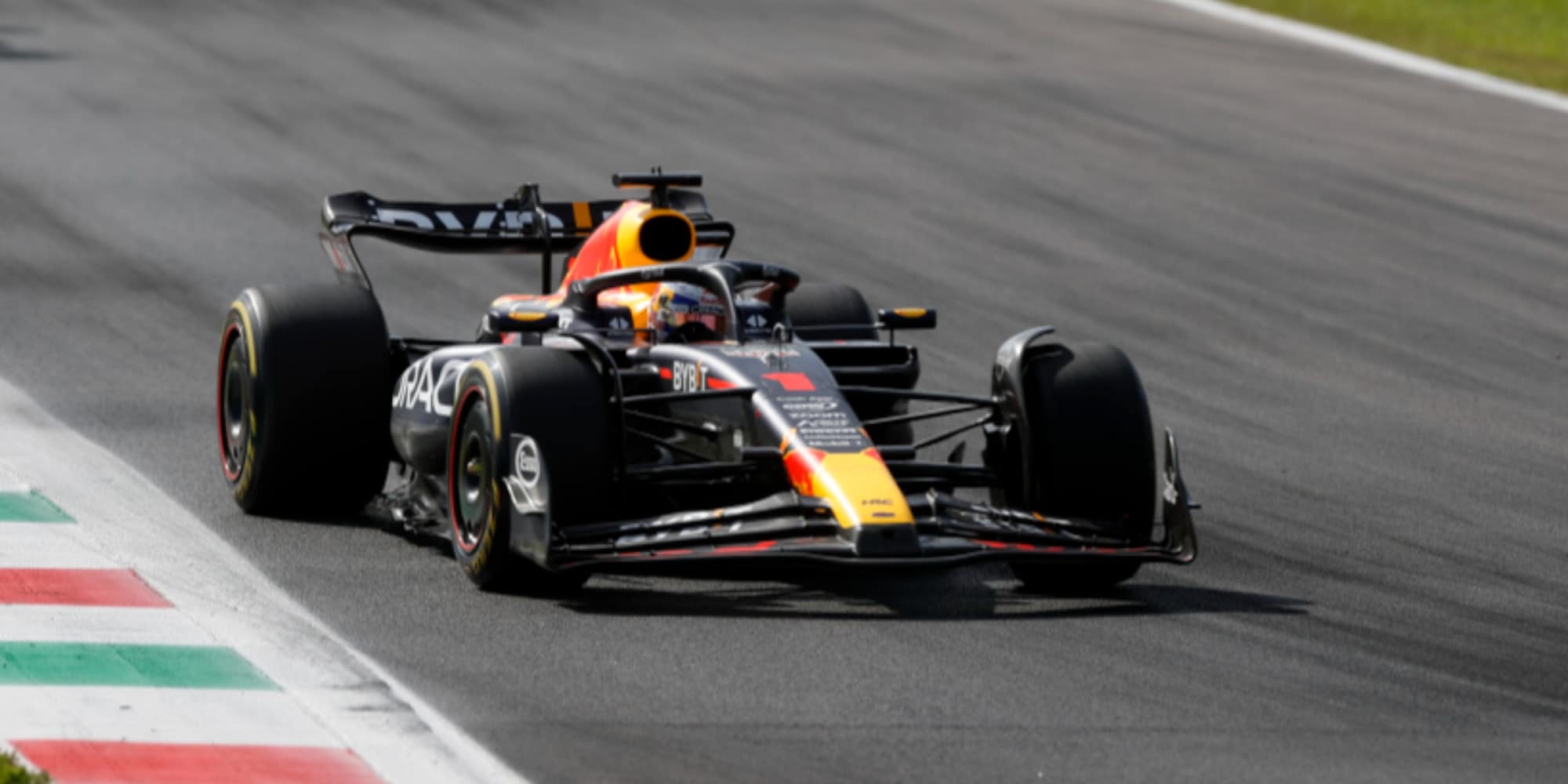 Verstappen: "Ferrari velocissima sul dritto, vittoria non così facile"