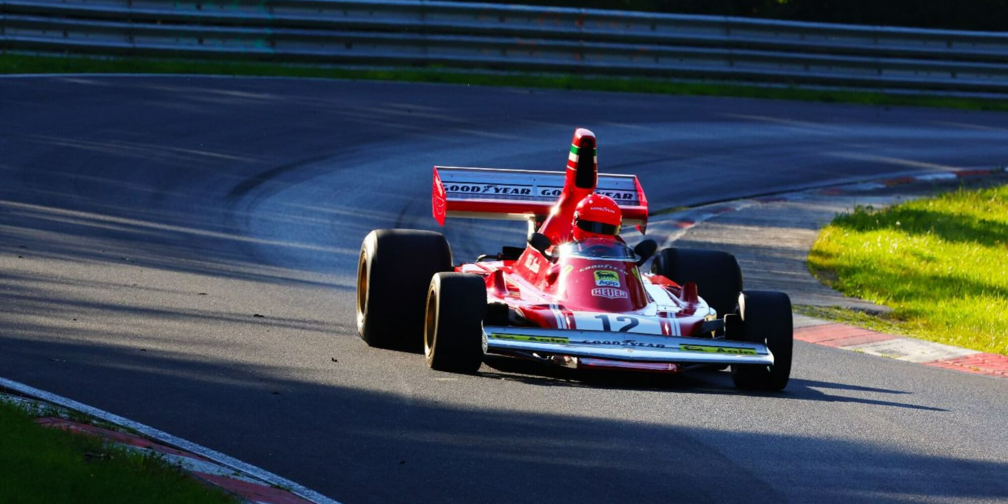 Lauda jr in Ferrari sul vecchio ‘Ring' mentre le Rosse corrono al Fuji!