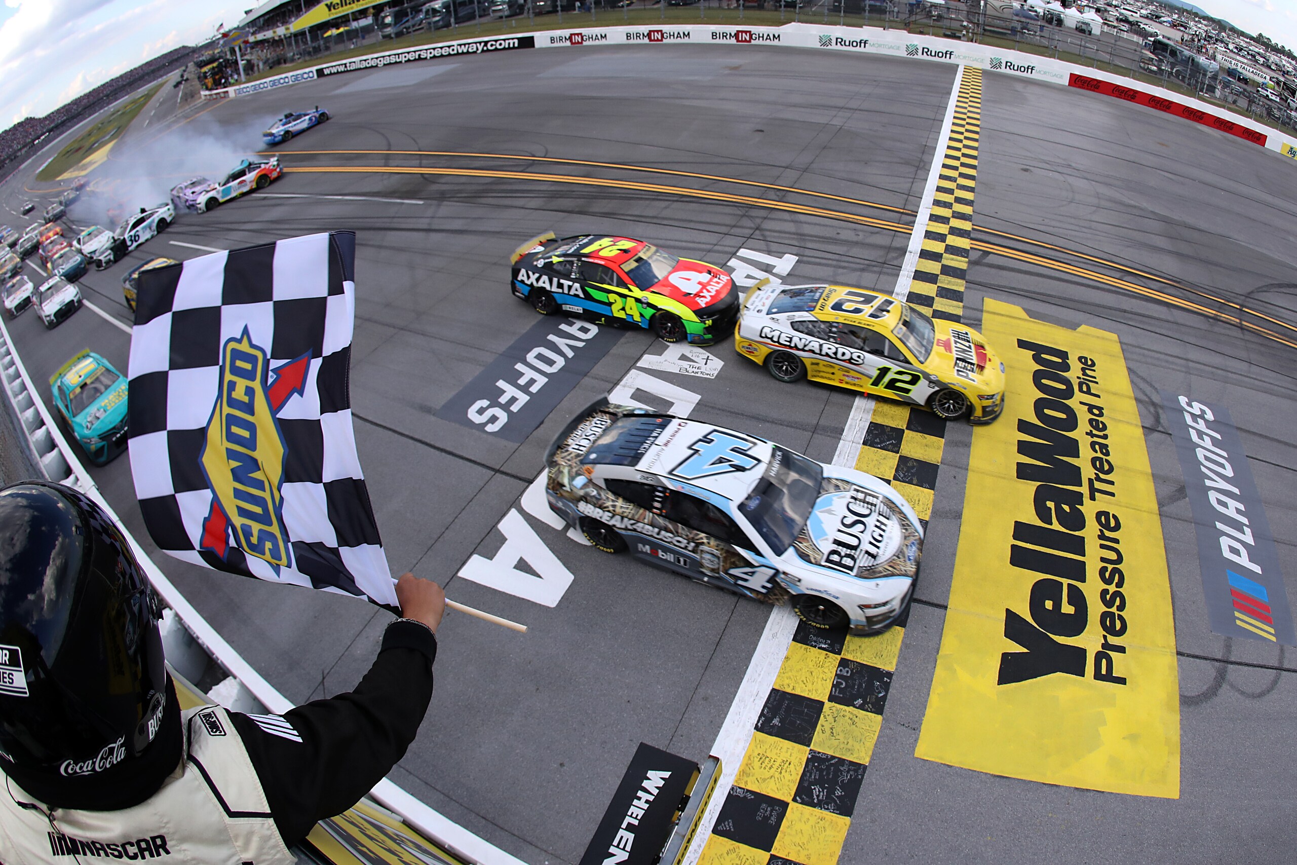 Nascar: nel delirio di Talladega, Penske risorge con Blaney