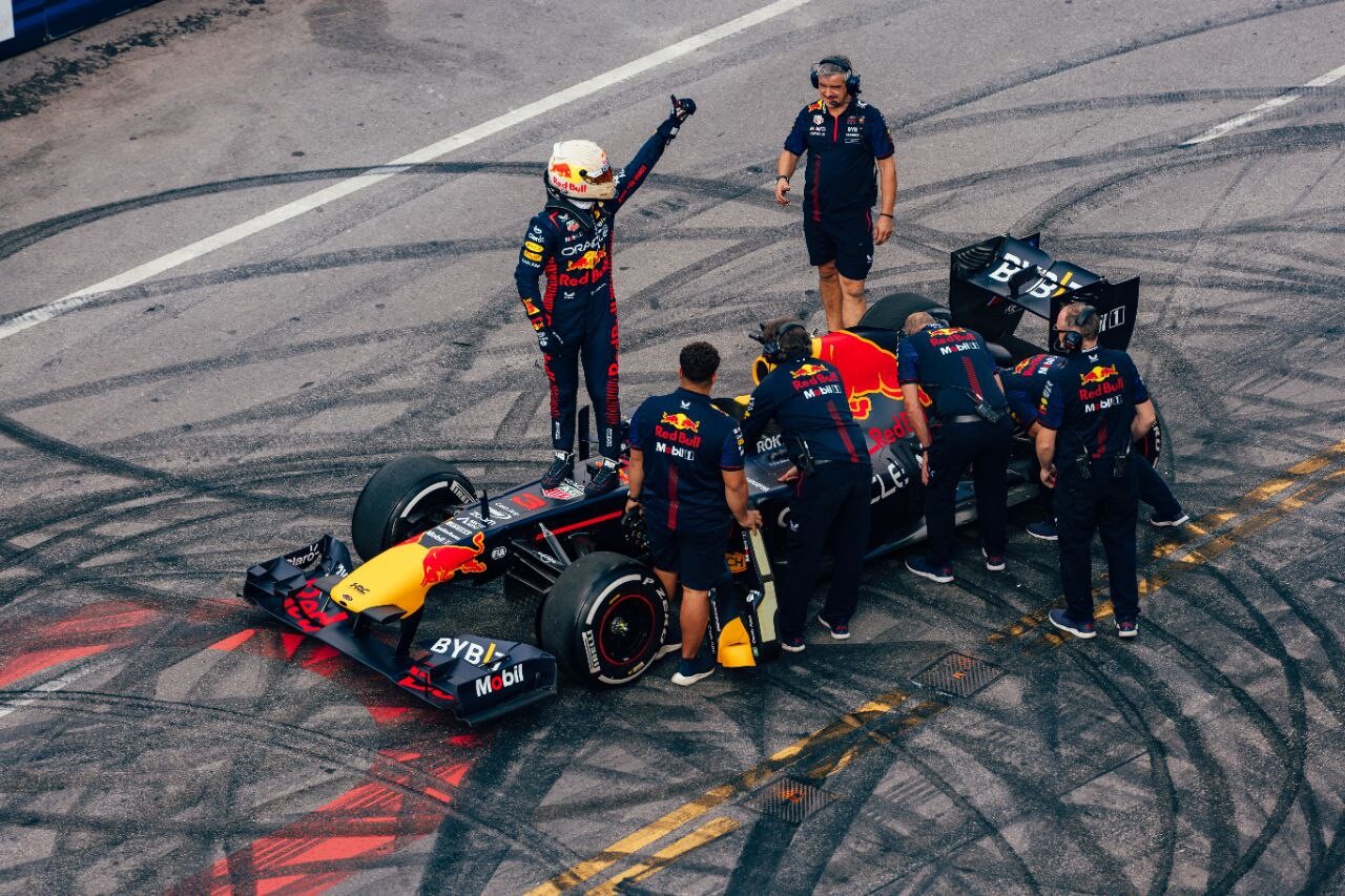 Ricciardo torna al volante di una F1, attesa per il suo ritorno ad Austin