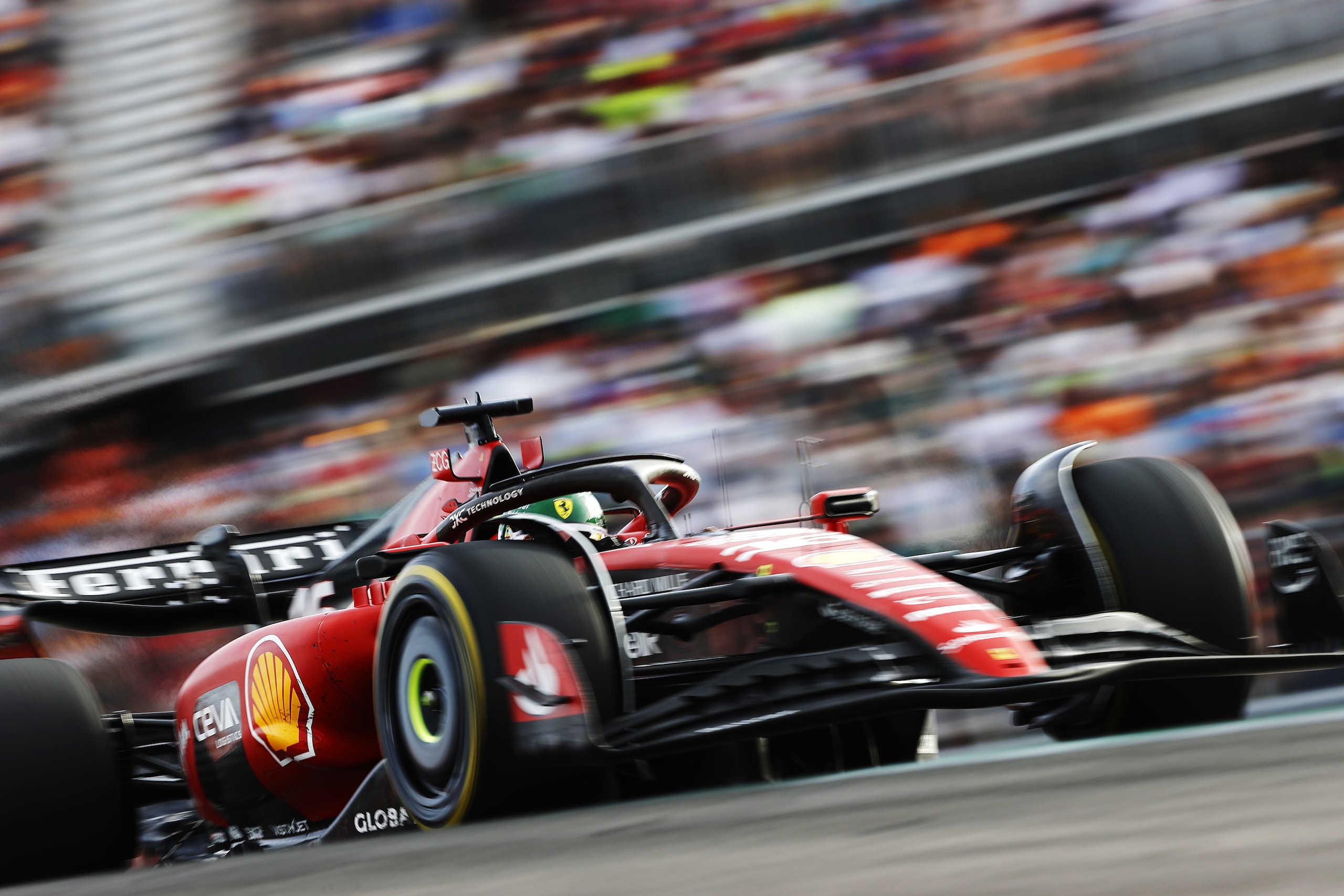 Leclerc: “Difesa al limite di Max, speriamo di vincere la gara”