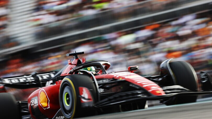 Leclerc: “Difesa al limite di Max, speriamo di vincere la gara”