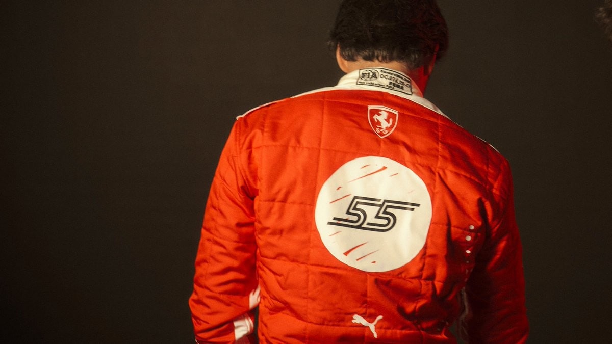 Ferrari presenta le nuove tute per il GP di Las Vegas