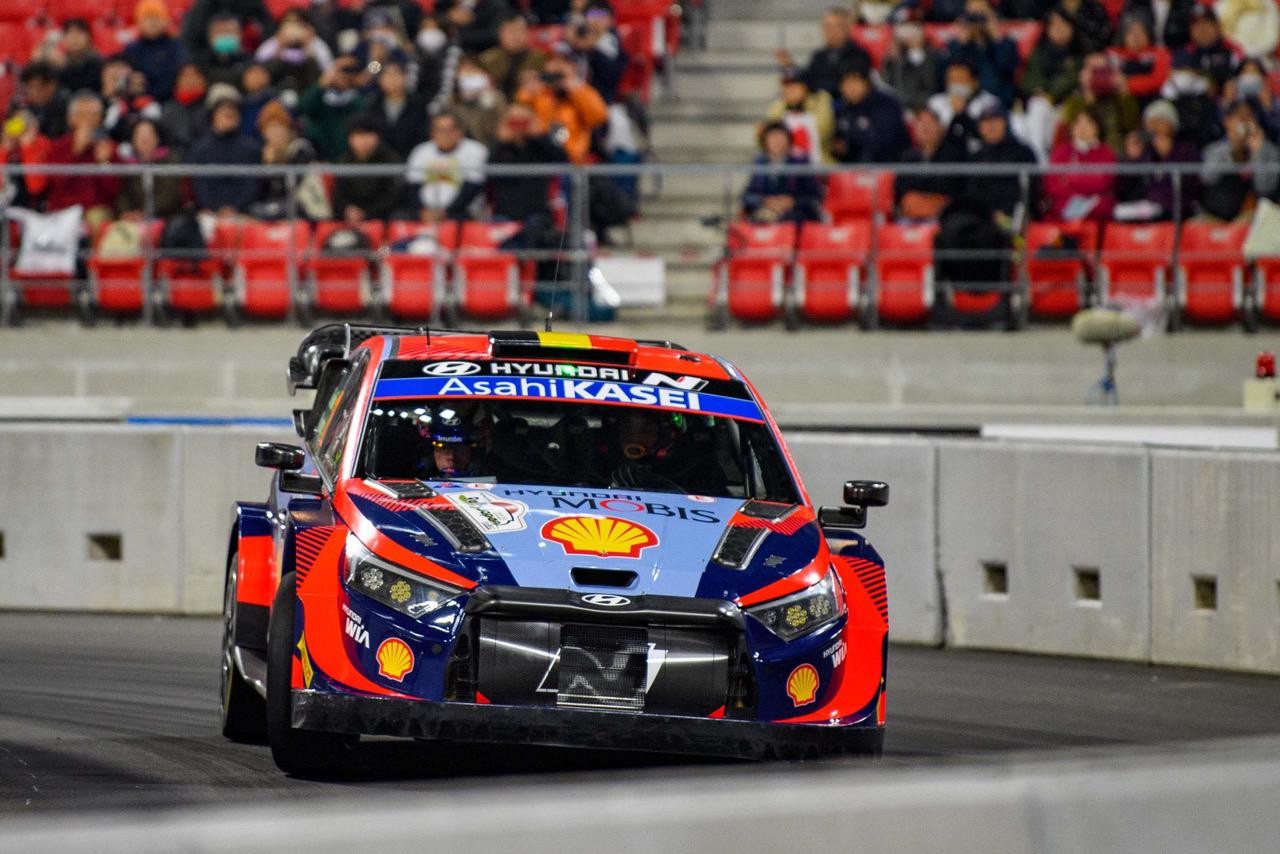 WRC, Neuville subito in testa in Giappone