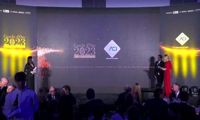 Caschi d'Oro 2023, la premiazione di Giovanni Malagò