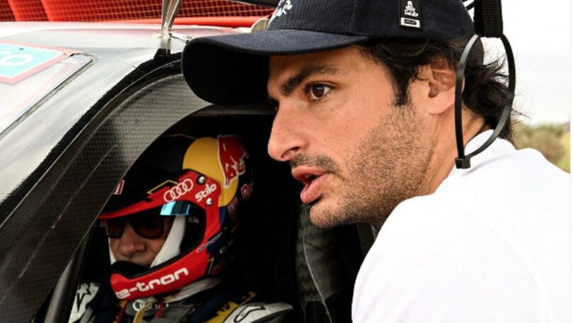 Sainz bacchetta la Ferrari: "Speriamo che la Rossa 2024 sia migliore della SF-23"