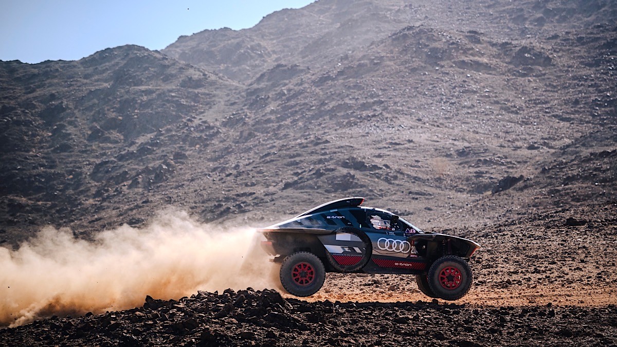 Dakar 2024: passerella finale per Sainz, Loeb fuori dai giochi