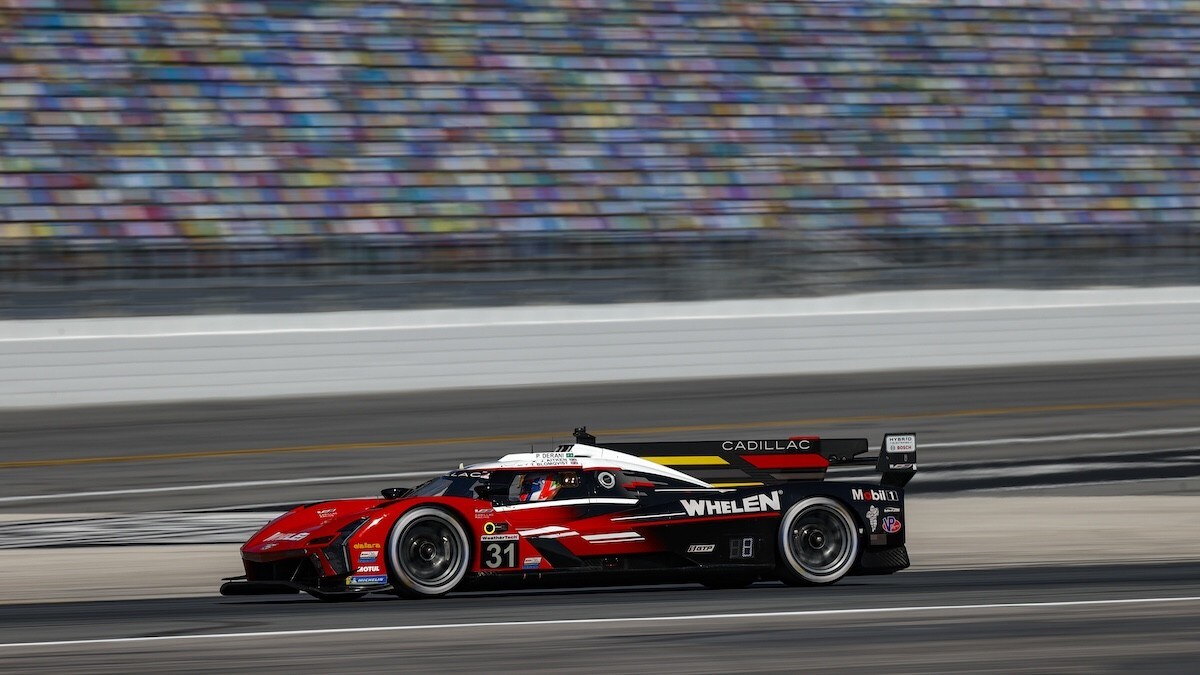 24 Ore Daytona, pole e record della pista per Cadillac