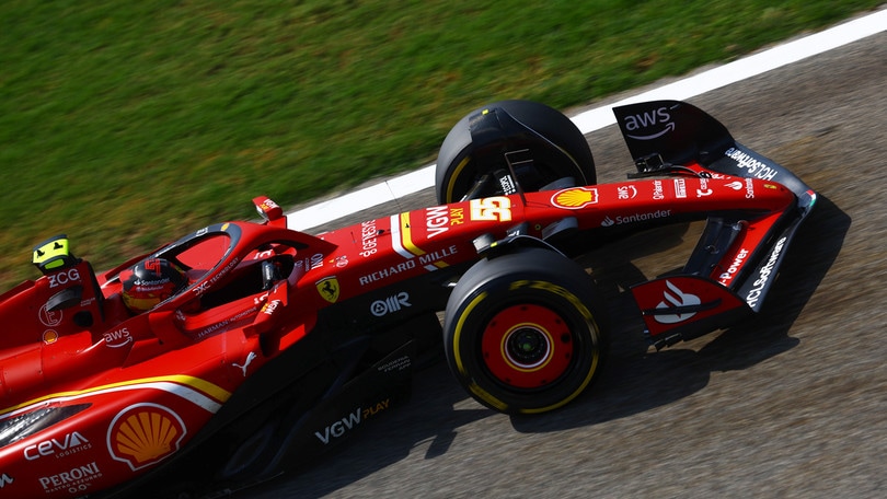 Test Bahrain, day-3, metà giornata: super Ferrari con Sainz che precede Perez