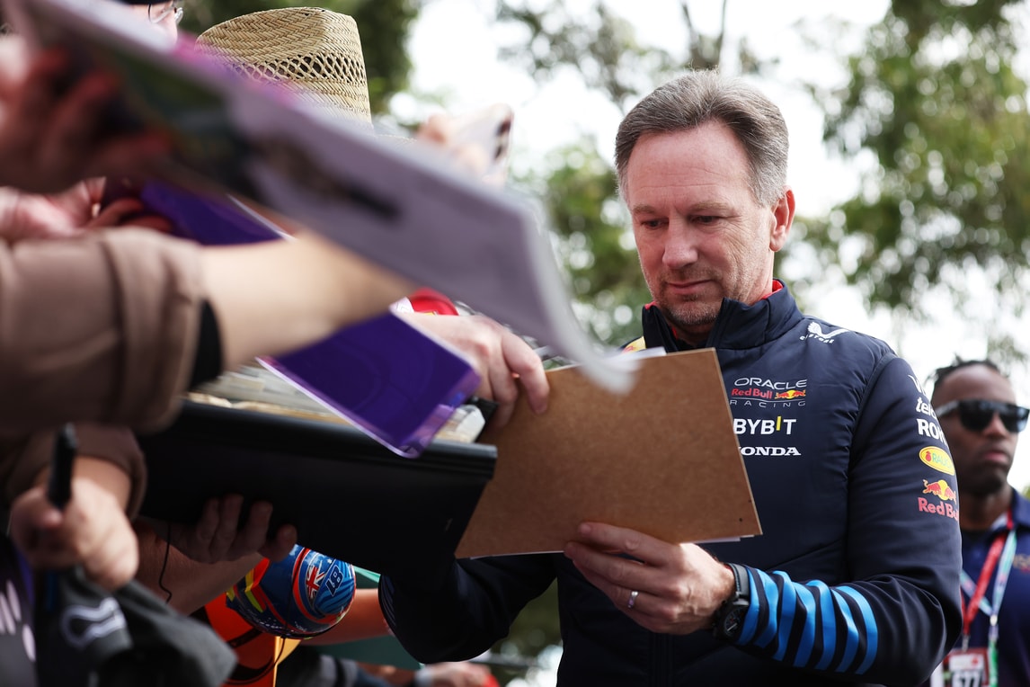 Horner: "Perez ha perso più di 20 punti di carico per una visiera sul fondo"