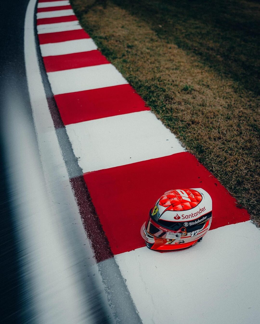 Leclerc, a Suzuka casco speciale dedicato a Jules Bianchi