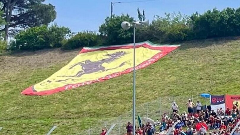 F1, clamoroso furto a Imola: è scomparso il famoso 'scudo' Ferrari