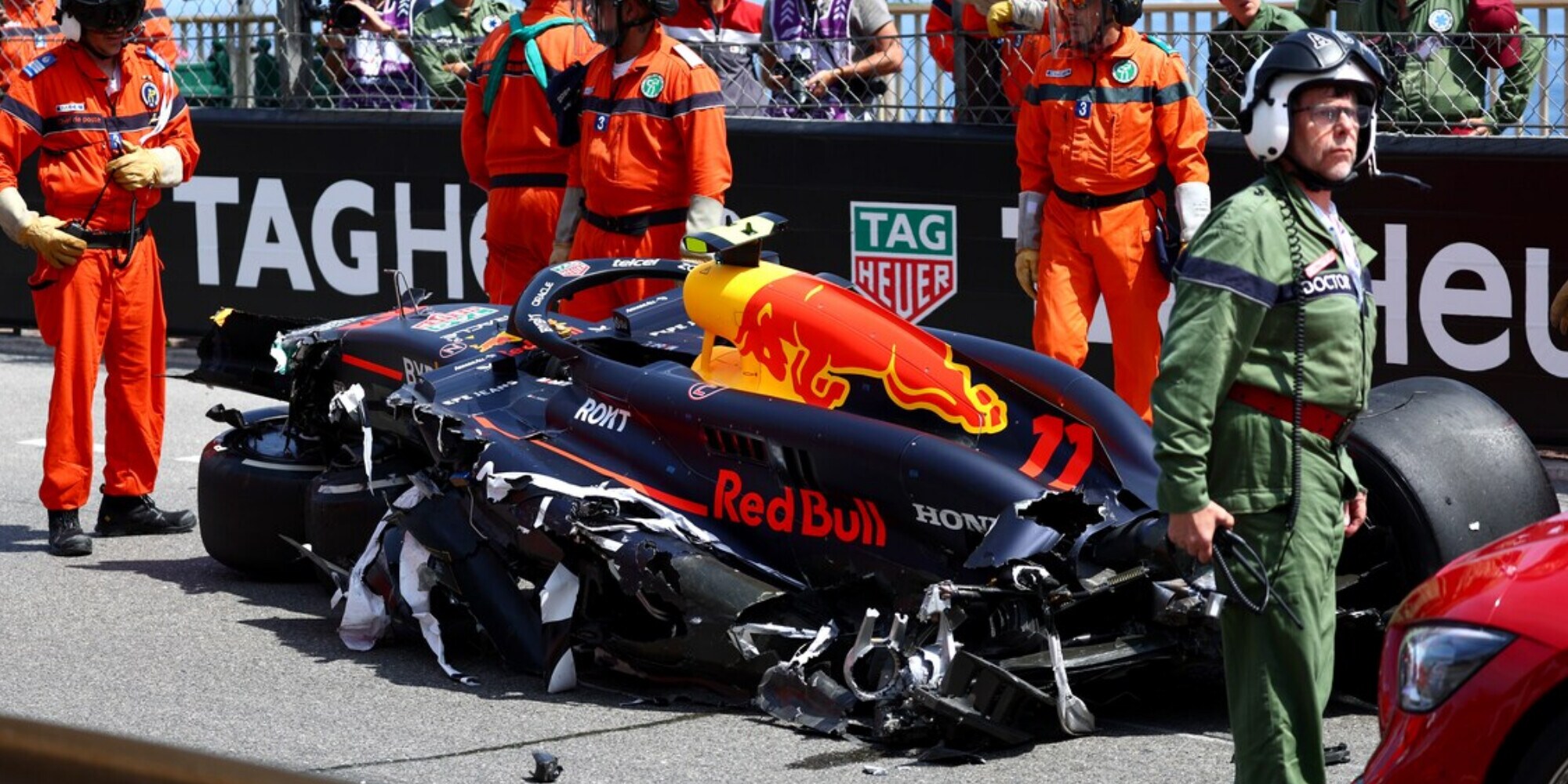 GP Monaco, il video dell'incidente di Perez con le due Haas