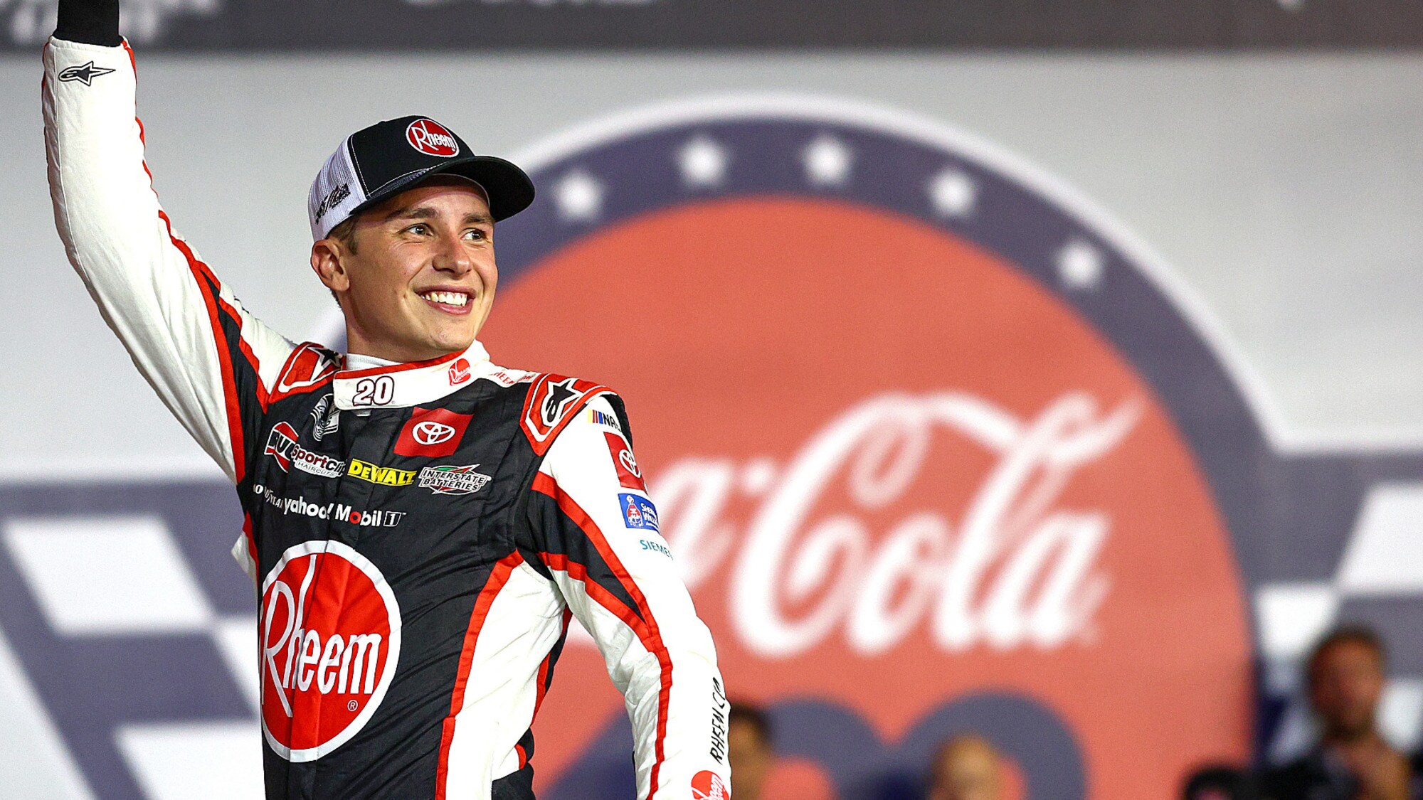 NASCAR: Bell emerge dalla pioggia di Charlotte