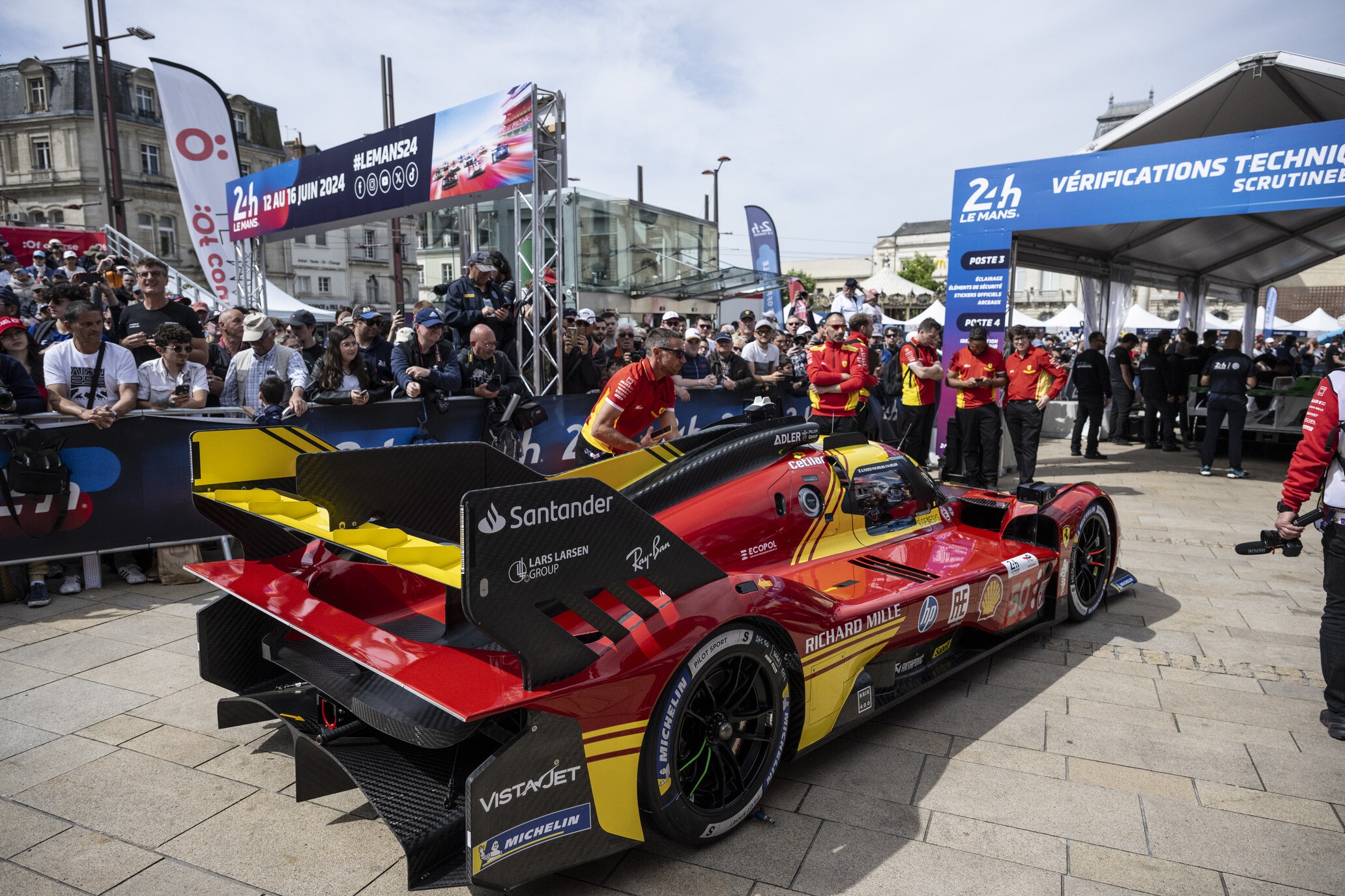 Ferrari, aspettando Le Mans: il pesage e il test day della 499P