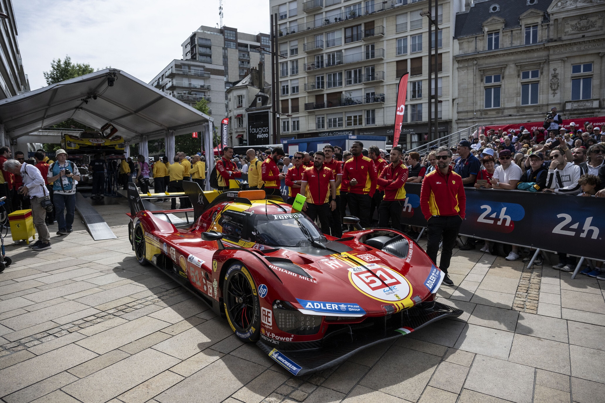 Ferrari, aspettando Le Mans: il pesage e il test day della 499P