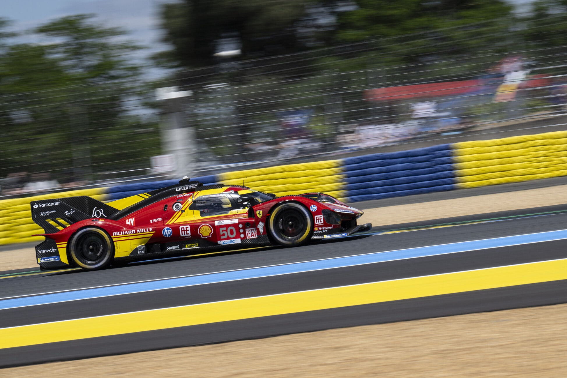 Ferrari, aspettando Le Mans: il pesage e il test day della 499P