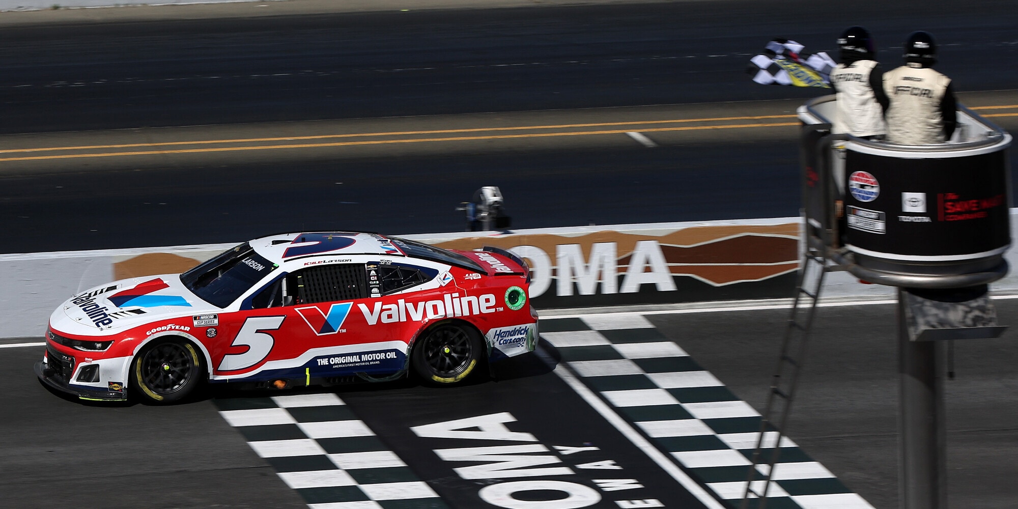 NASCAR: Larson di giustezza a Sonoma