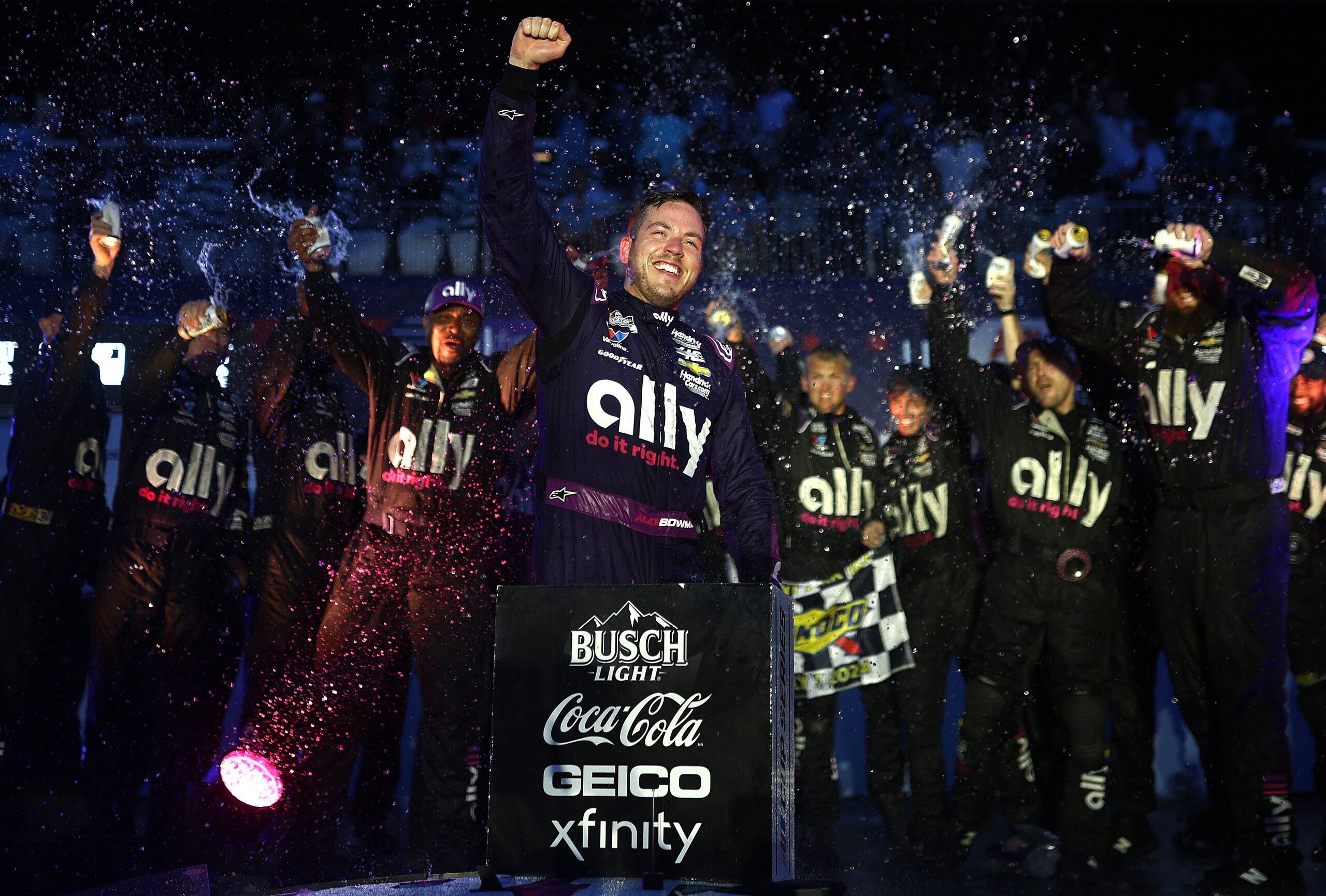 Nascar: il ritorno di Bowman sul bagnato di Chicago