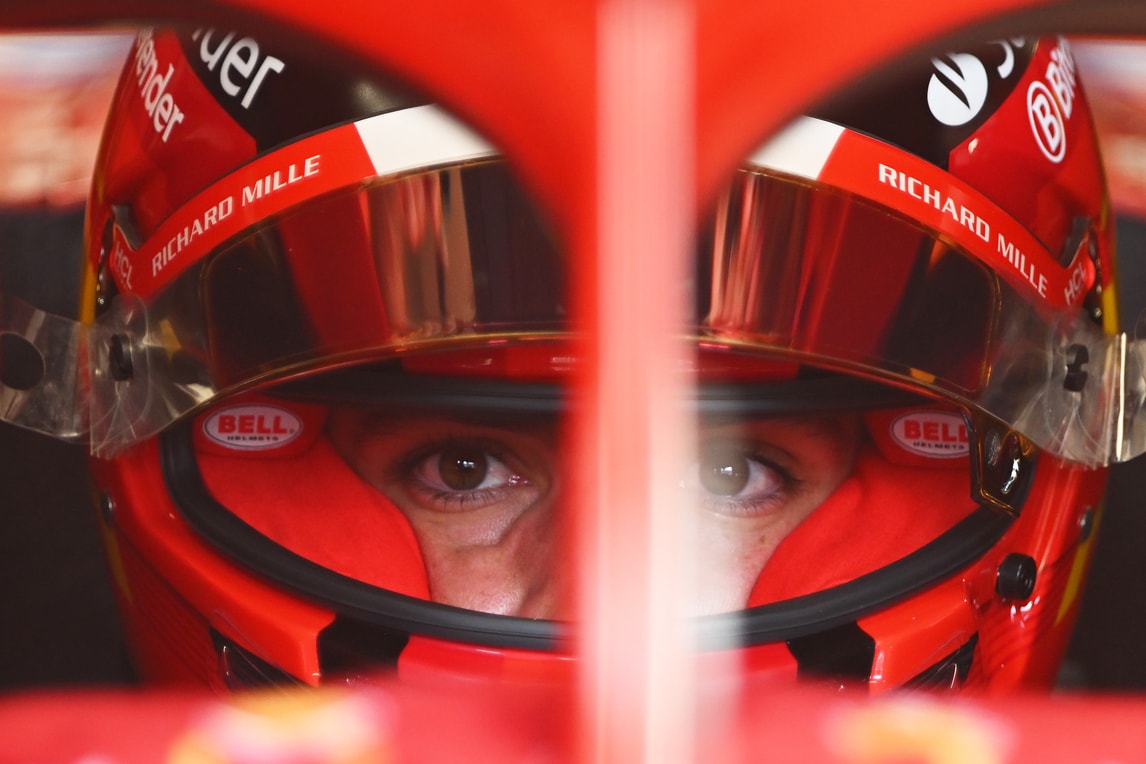 GP Ungheria, FP1: comanda Sainz, Verstappen tra le due Ferrari