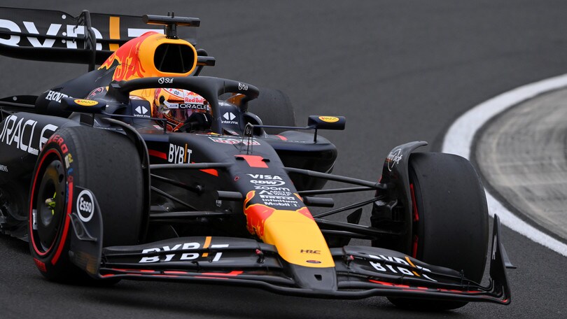 Verstappen: "Poco grip. In questo momento siamo noi ad inseguire"