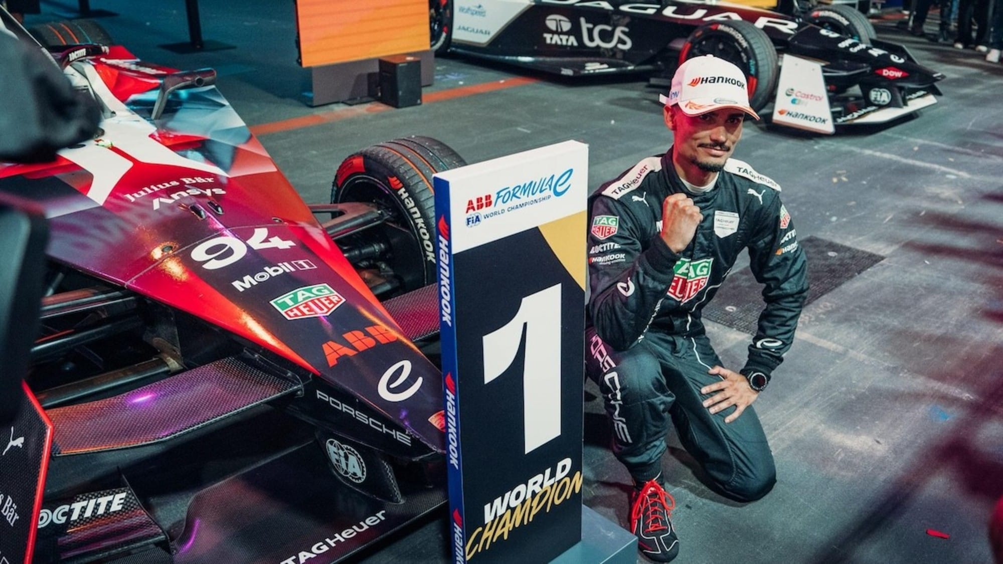 Formula E, Wehrlein è campione tra i colpi di scena londinesi