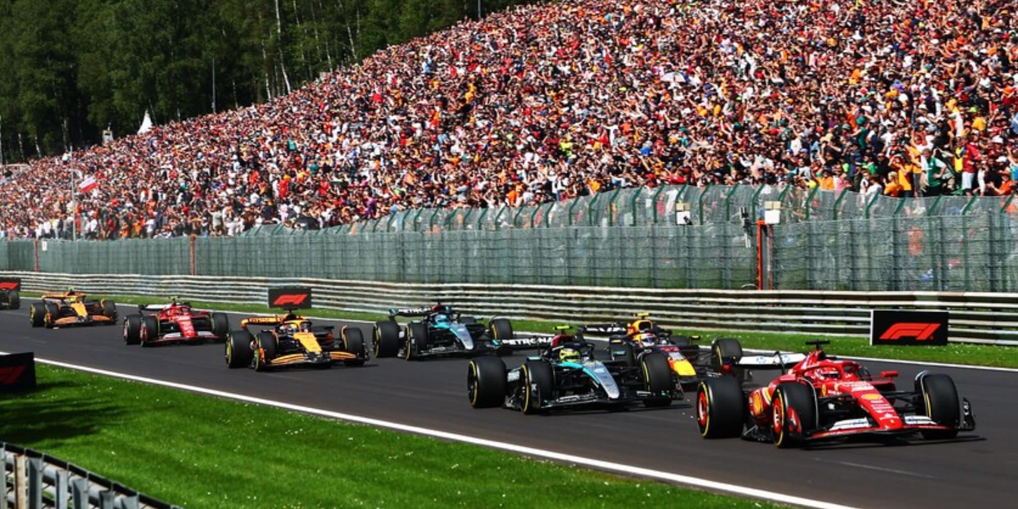 F1, la classifica dei team dopo Spa: tutti a caccia della Red Bull